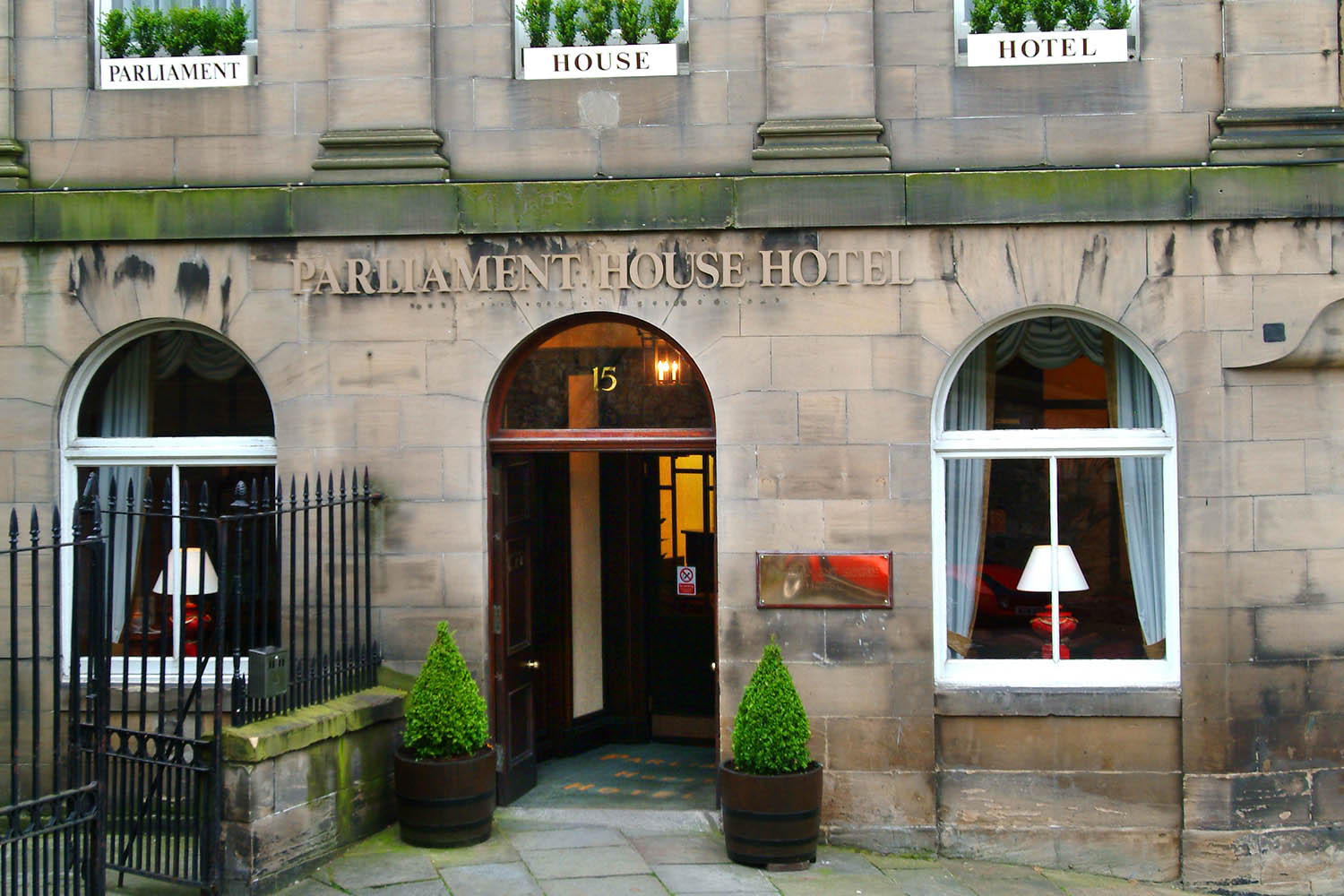 store-logo